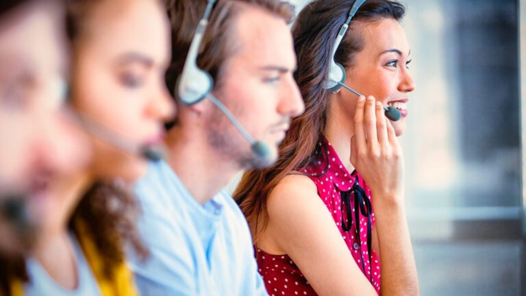 Delivering Real-Time Solutions: Top Live Chat Apps for Customer Support